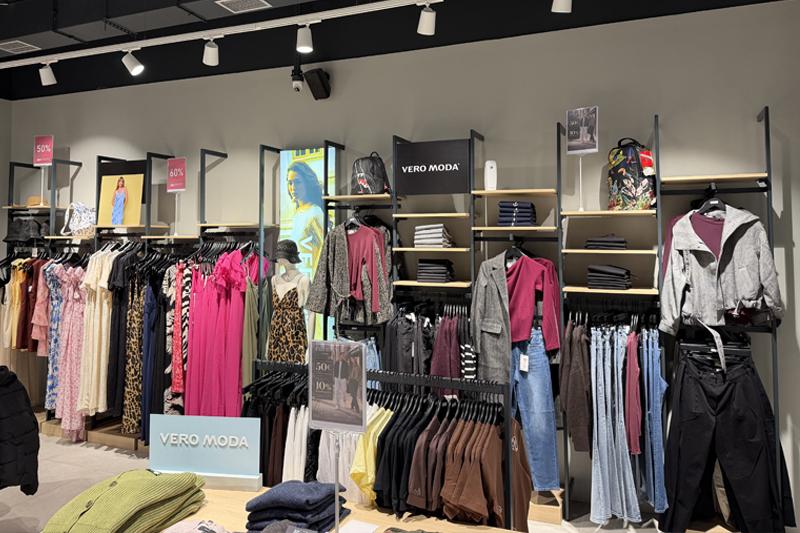 Fashion Land Bar
