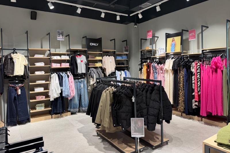 Fashion Land Bar