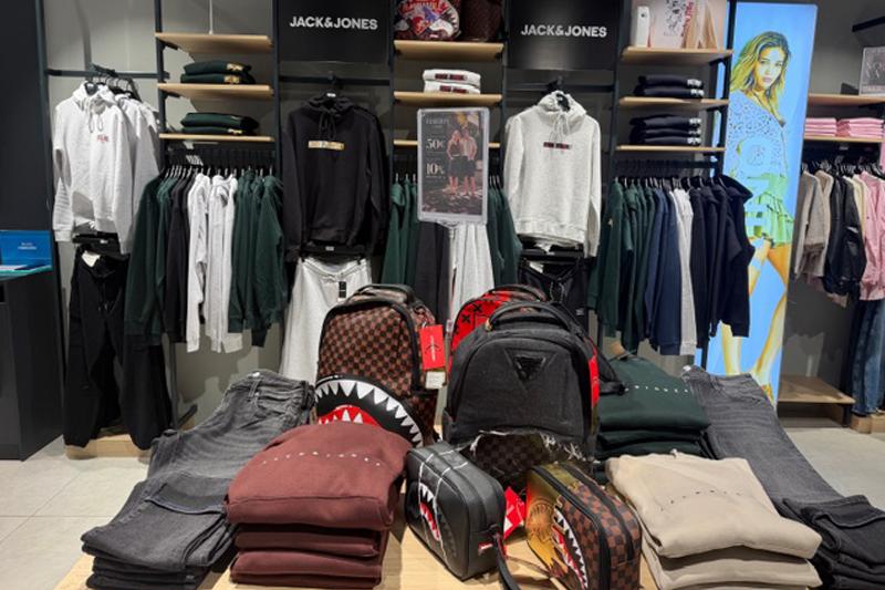 Fashion Land Bar